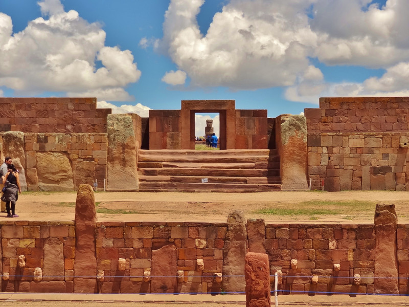 Tiwanaku--from sunken temple with 175 heads