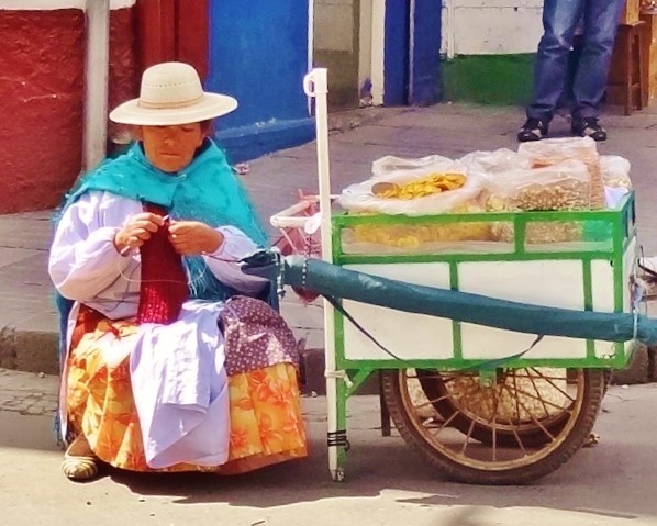 knitting street seller