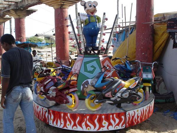 Hand-powered merry-go-round