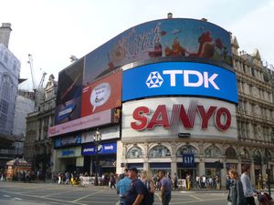 Piccadilly Circus 2