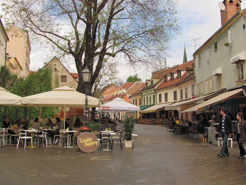 Belle rue piétonne à Zagreb