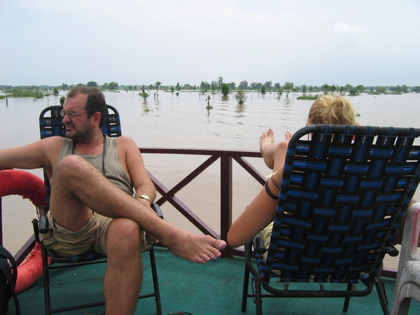 Jans and Anna chill out on the way to the border, Mekong