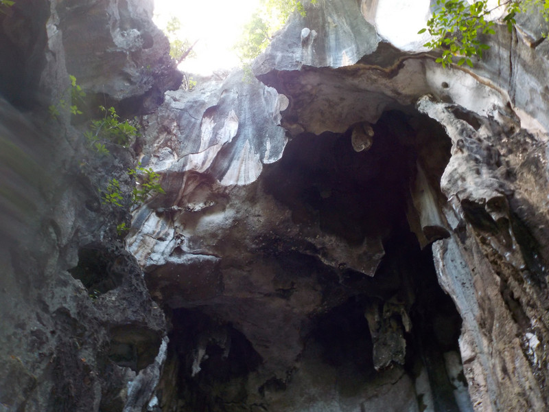 Sawa-I-Lau Caves II