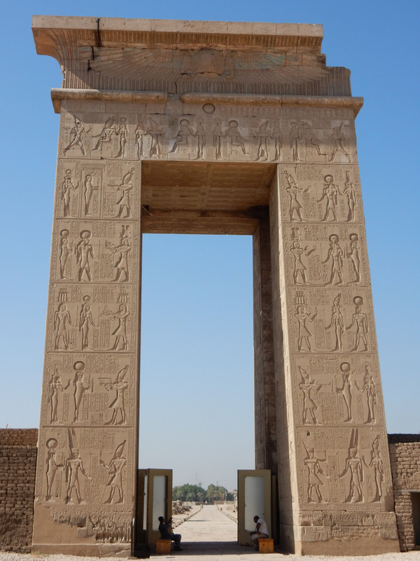 Exit to the Avenue of the Sphinxes