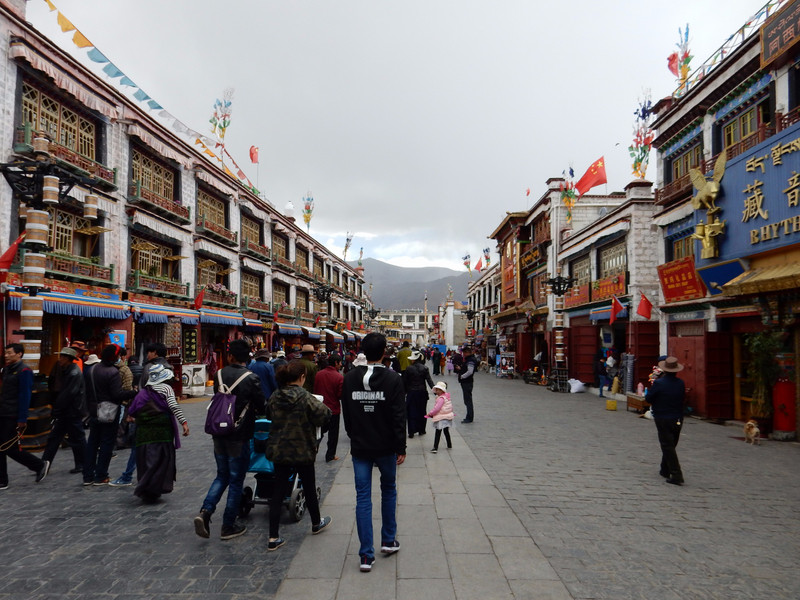 Around Jokhang...