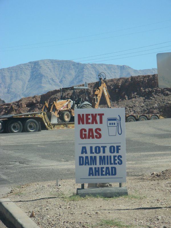 Sign on way to Hoover Dam