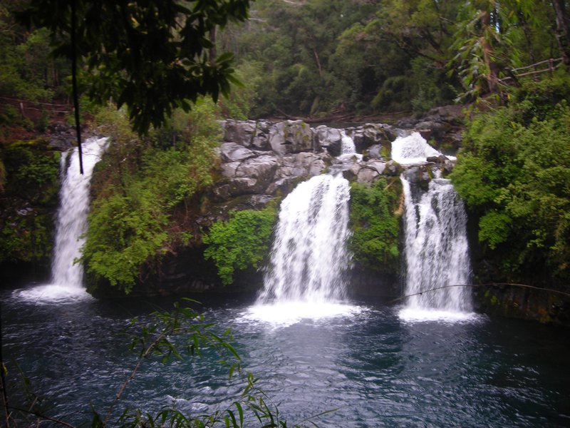 Three falls at Los Ojos del Caburgua