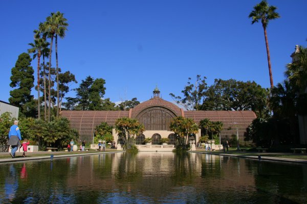 Botanical building