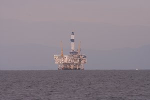 Oil drilling in channel islands