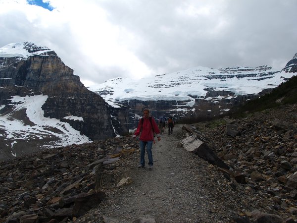 Climbing up to the Plain of Six Glaciers