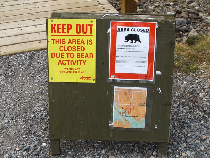 The warning that welcomed us to the trail