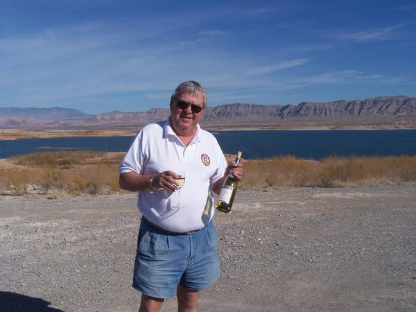 Having lunch at Lake Mead