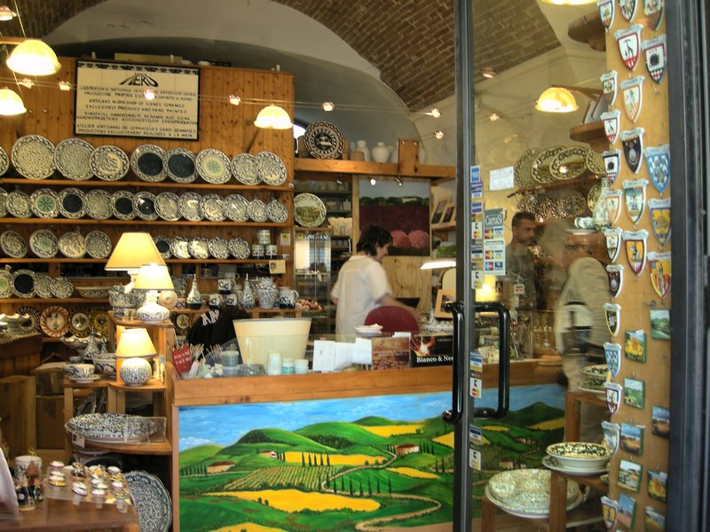 Italian pottery shop Sienna