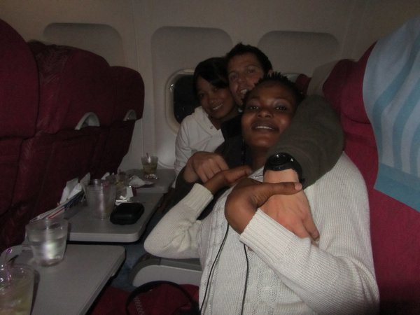 Flug von Dar es Salaam nach Doha, viel Wodka und nette Bekanntschaften