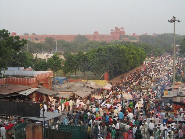 Delhi, Weg zur Moschee, Menschenmassen, da wundert einen nicht mehr, dass es immer wieder Panik gibt