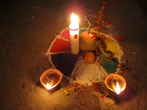 Kahtmandu, Nepal, Deepwali, Festival der Lichter, Begruessung der Goetter, dass sie im Haus vorbeischauen