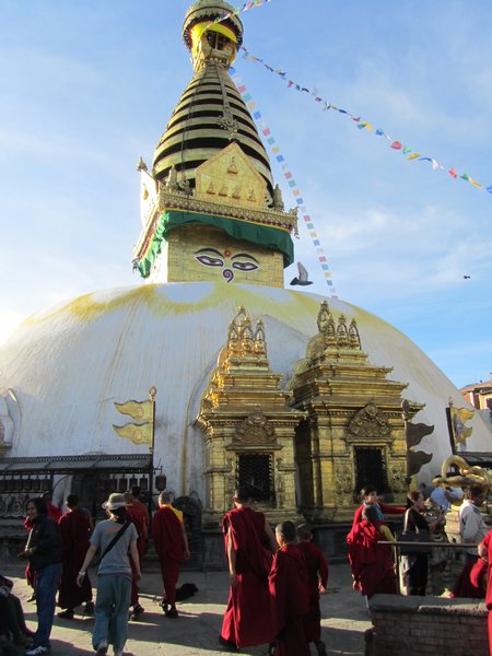 Kathmandu, heiliger, buddhistischer Affentempel auf einem Huegel vor der Stadt