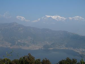 Pokhara, Ausblick auf See und die 8000er