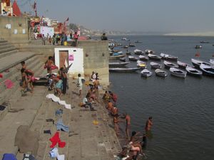 Pilger am Ganges