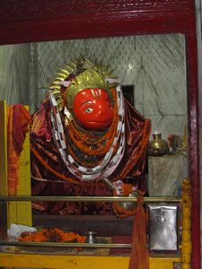 V., eine der Inkarnationen von Lord Shiva (einer der 3 wichtigsten Hindugoetter)