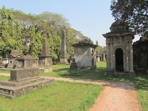 alter kolonialfriedhof, was fuer graeber....