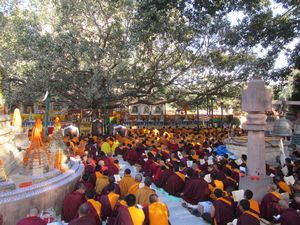 bodhghaya, puja an weltfriedenszeremonie