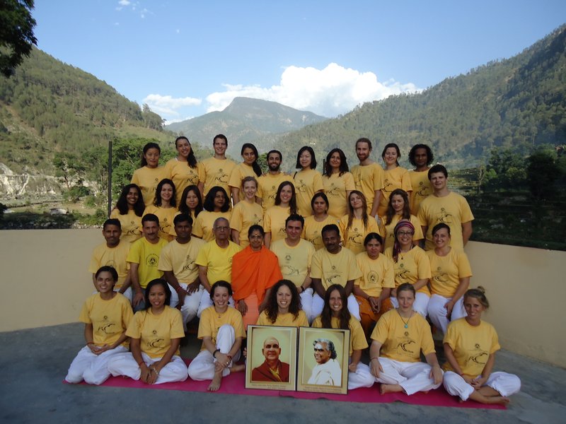 Yogalehrerlehrgang in Netala, die ganze Truppe hat es geschafft
