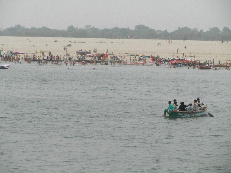 Varanasi morgenliches Bad
