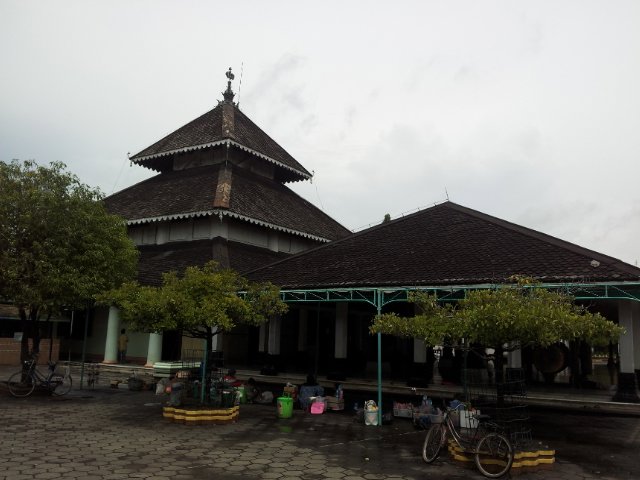 One of Java's oldest mosques