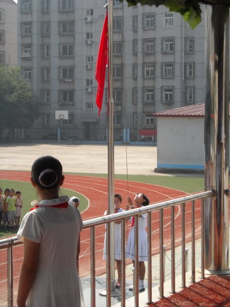 Rising the Chinese flag 