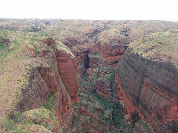 "Torn country" - chasms and gorges in the Bungle Bungles (2)
