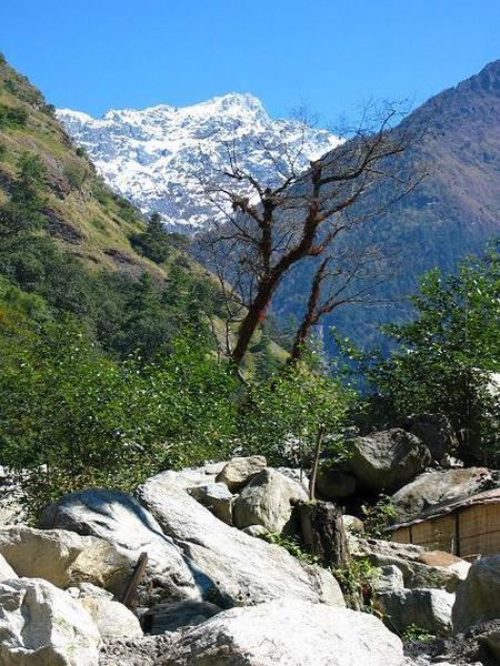 Second view into Langtang valley...