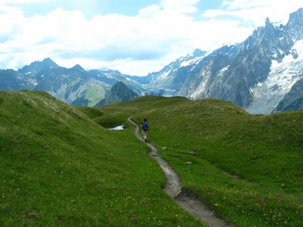 Crossing the ridge of Mont de la Saxe