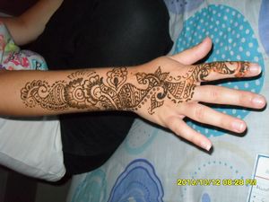 My henna hand before