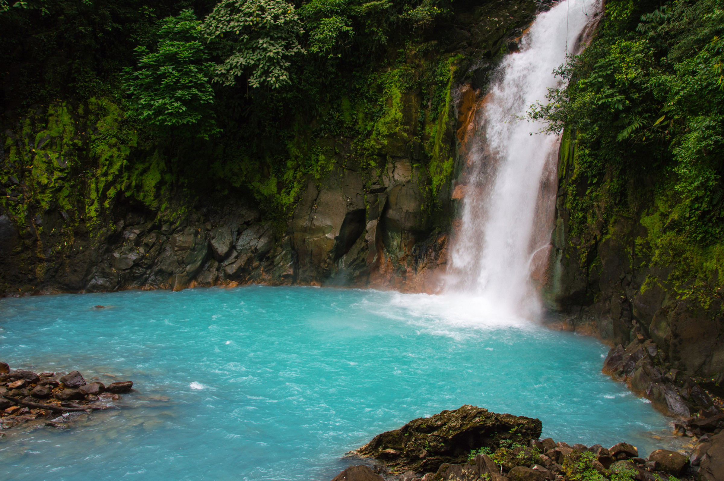 Rio Celeste Waterfall | Photo