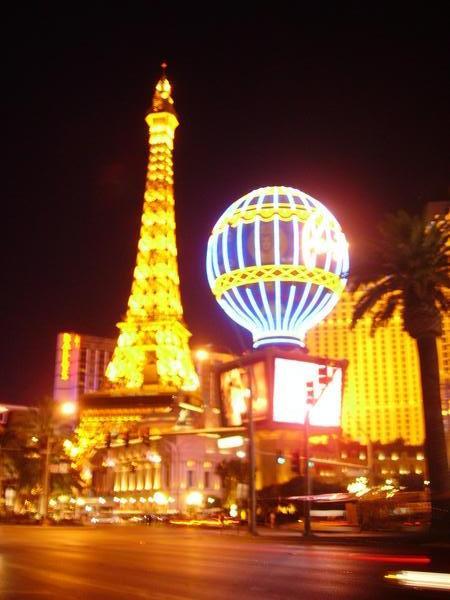 Vegas, Paris