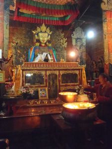 Kumbum Stupa & Phalkor Monastery (18)