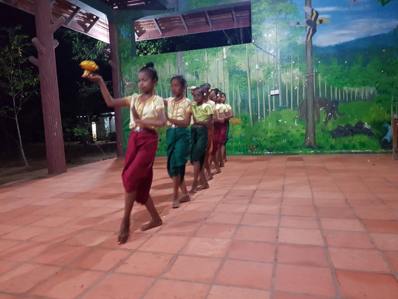 Local dancing at Chombok