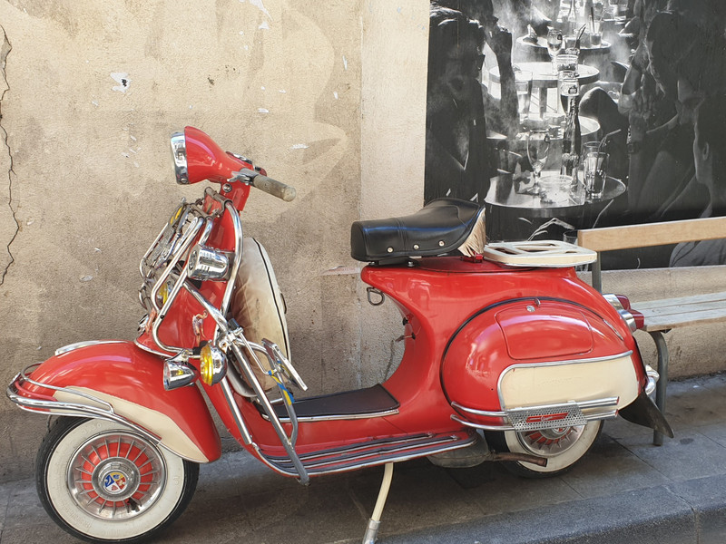Scooter in Arles