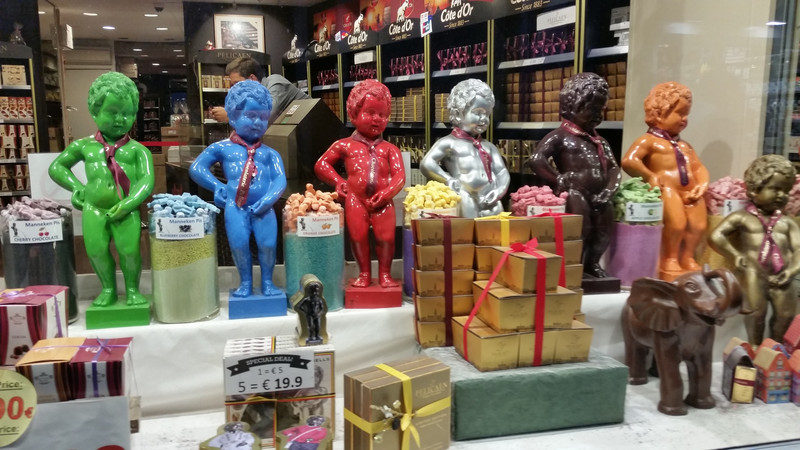Mannekan Pis chocolate statues