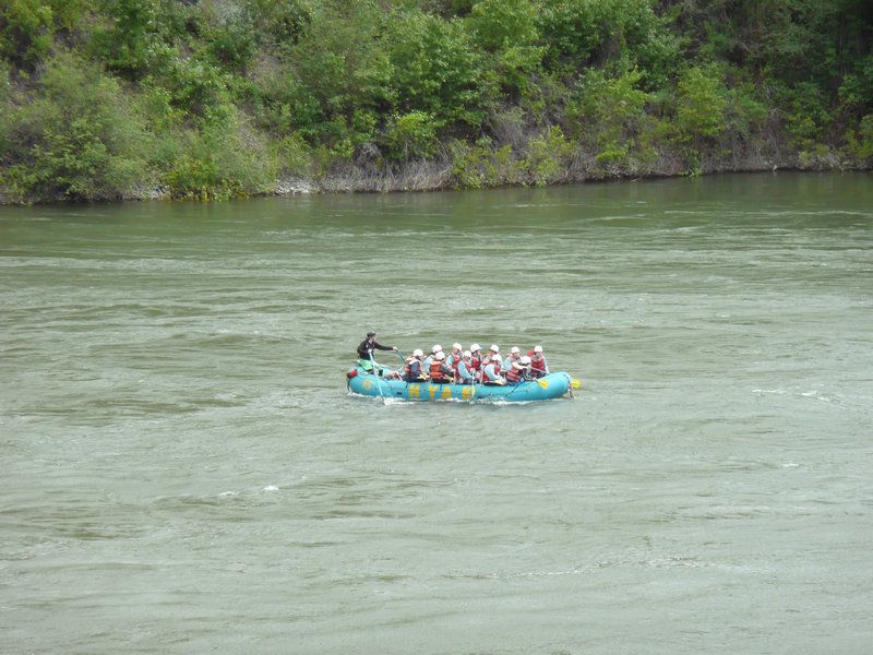 RAFTING THE THOMPSON RIVER