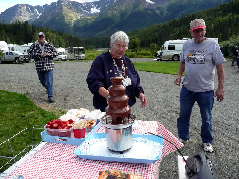 2011-08-12,13 - Iskut & Stewart - Iskut, Barb & Pudge into the chocolate fountain