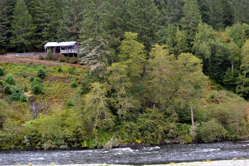 ROGUE RIVER JET BOAT - isolated cabin in the woods