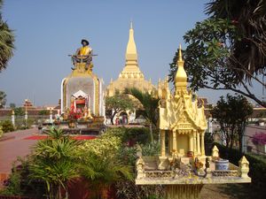  Pha That Luang Temple