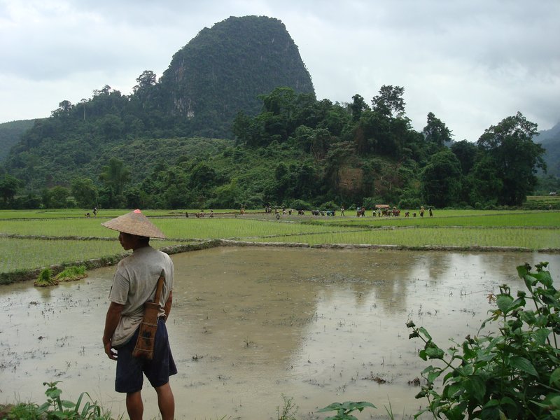 On the walk to Ban Na village