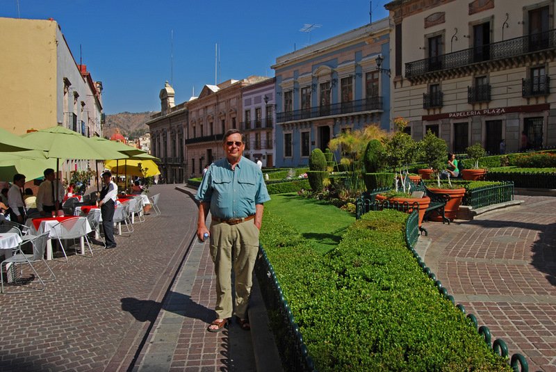 Bob in Plaza la Paz