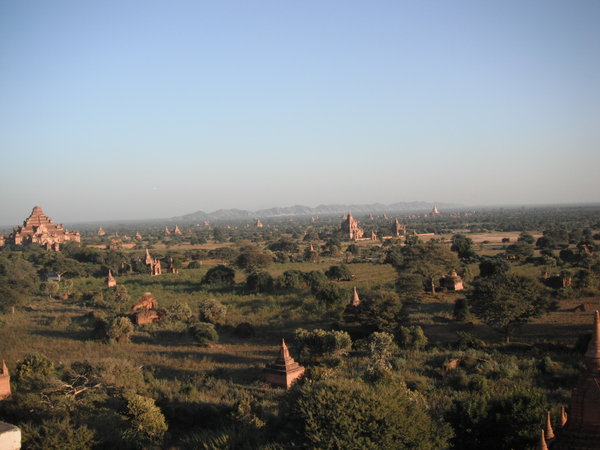 Bagan , ville aux 4000 temples