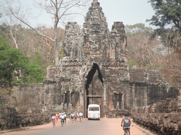 Porte de la cité d'Angkor