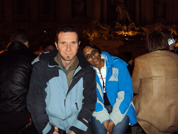 Max n me -Trevi's Fountain