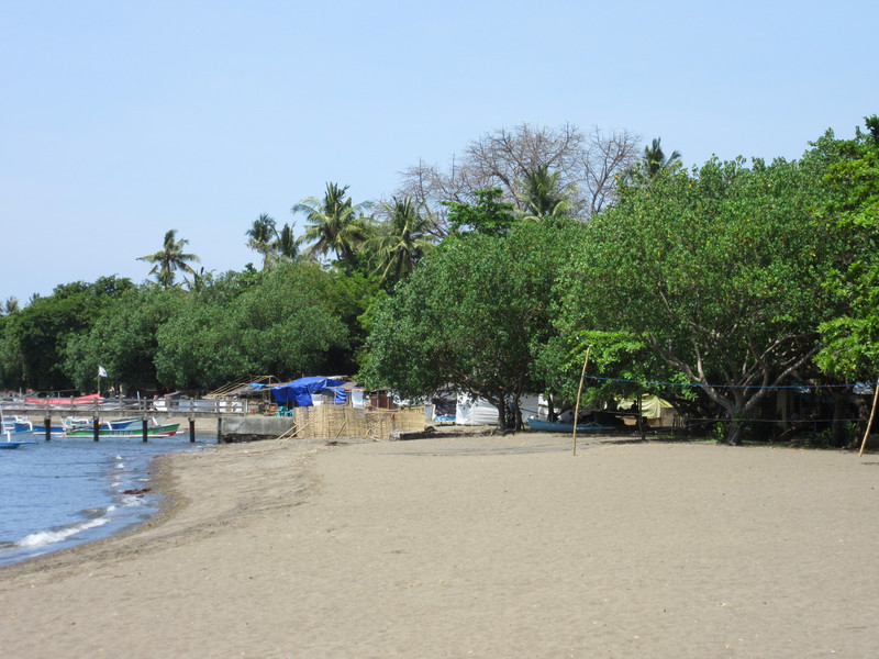 Lovina - beach area
